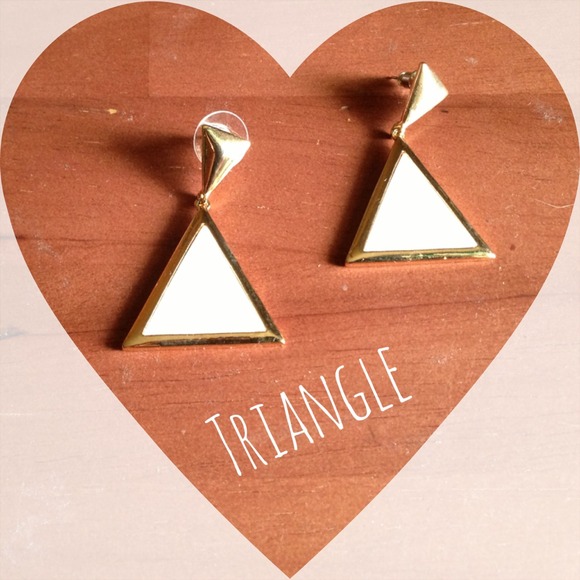 Jewelry - Trendy triangle shape white and gold tone earring