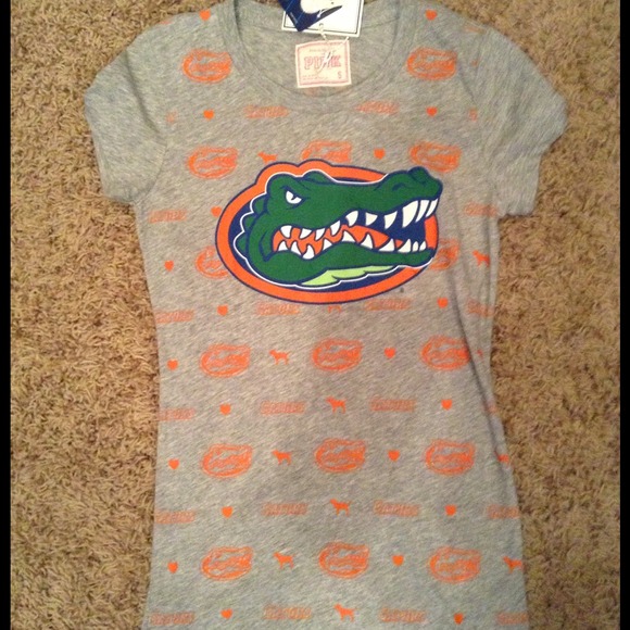 SOLD VS PINK gators tee small NWT
