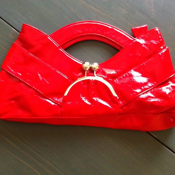 Red clutch