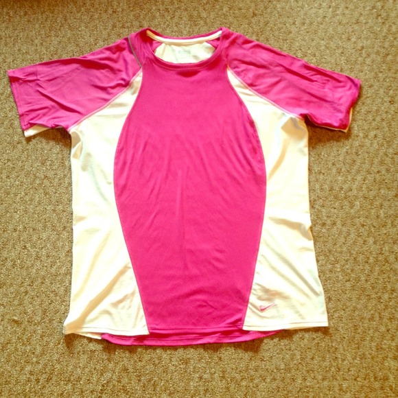 🚫SOLD🚫Pink Nike Shirt