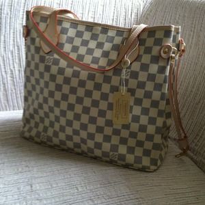 LV Azure neverfull