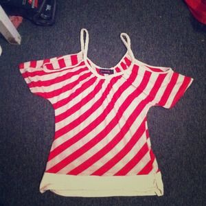 super trendy open shoulder shirt! ❤