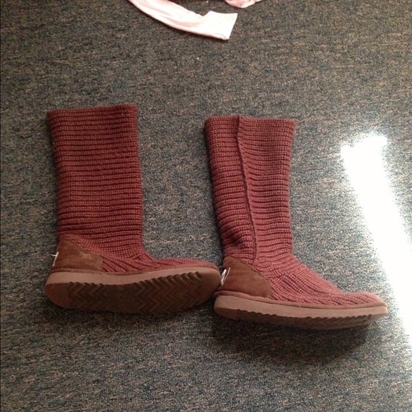 Chestnut  size 7 crochet uggs