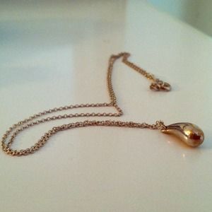 ON SALE!!!!!! Teardrop Peretti Tiffany Necklace