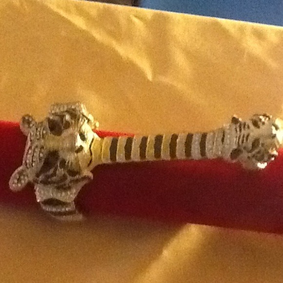 Tiger bracelet with attach ring