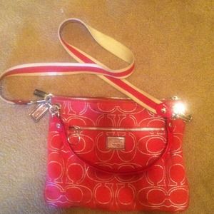 HOLD COACH POPPY red cross body bag