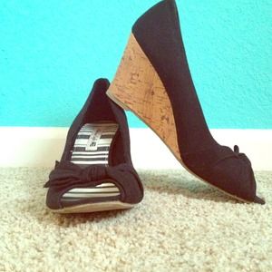 American Eagle Black cork wedges with Bow