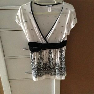 Body central short sleeve V-neck shirt