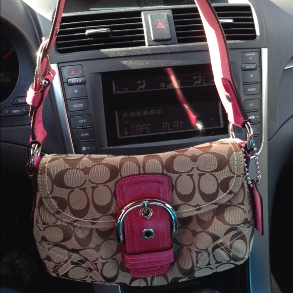 Small Coach handbag.