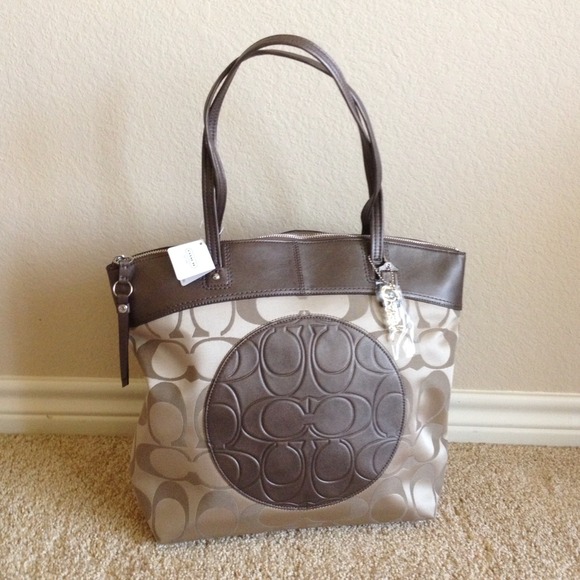 🚫Sold🚫Authentic Coach Signature Tote - Picture 3 of 4