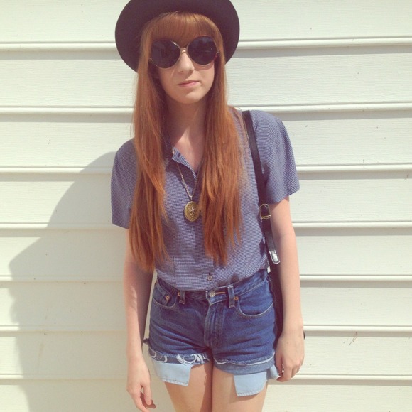 Meet your Seller/Obsessive Buyer. - Picture 1 of 4