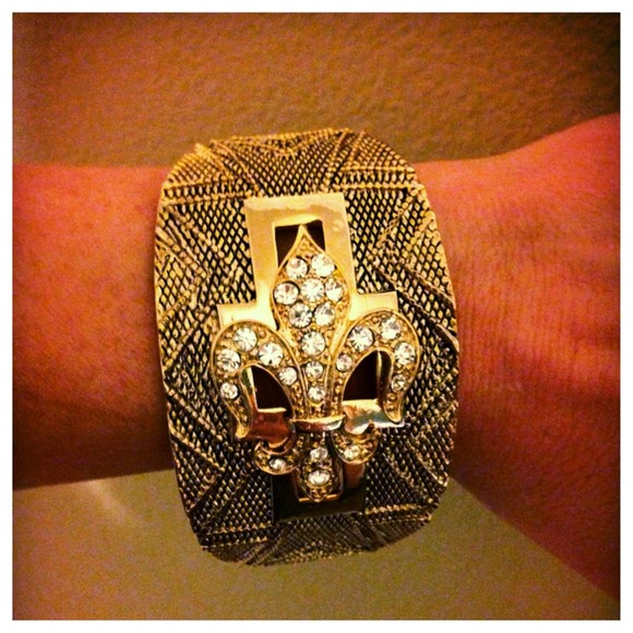 🎉HOST PICK🎉FLEURISH from New Orleans! - Picture 3 of 3