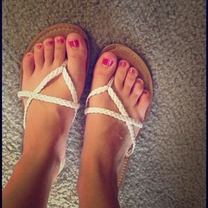 Cute sandals!
