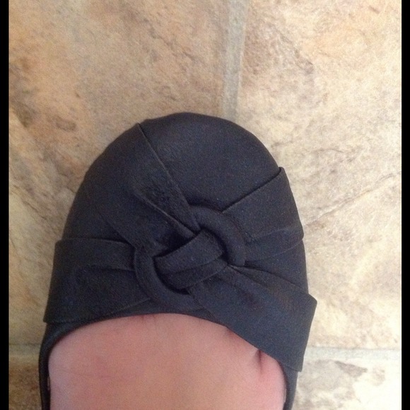 Black flats! - Picture 2 of 2
