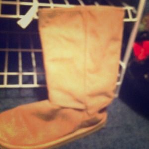Snow boots