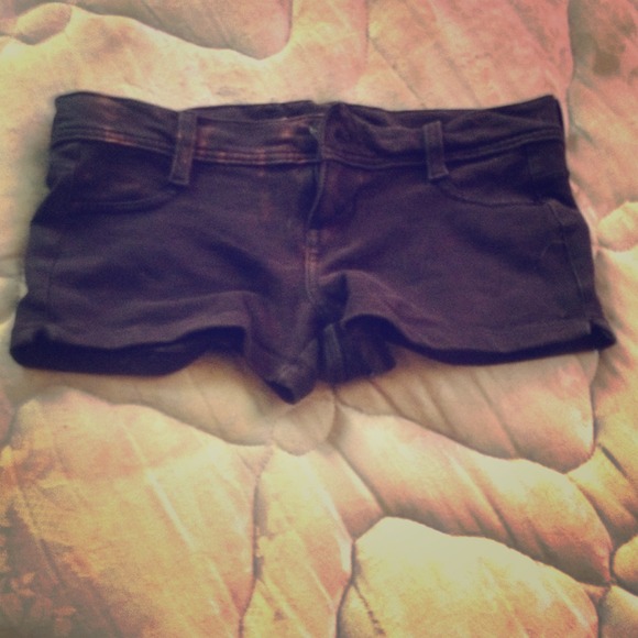 Black & sploted shorts