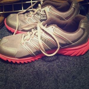 Shoe