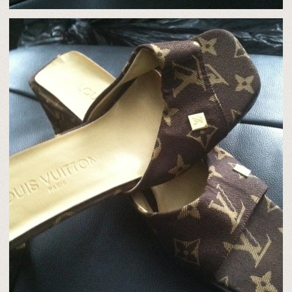 Heel - Picture 2 of 3