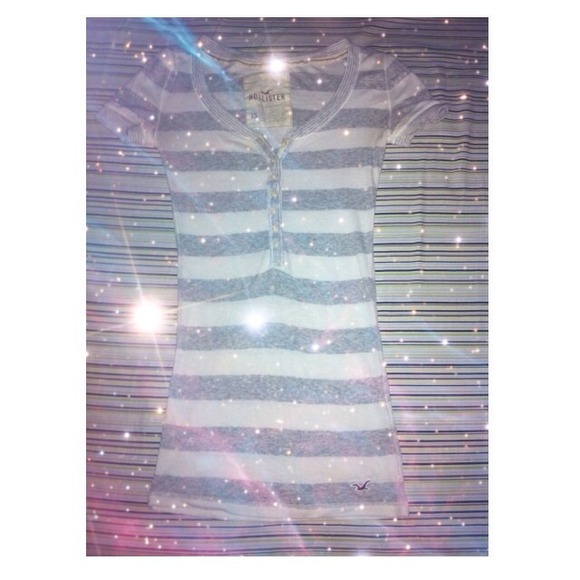 Shirt. Grey/white stripes. - Picture 1 of 1