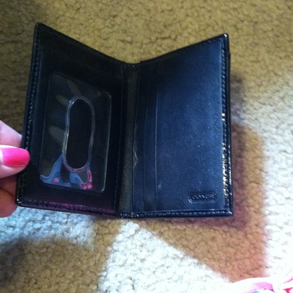 Small coach wallet! - Picture 2 of 3