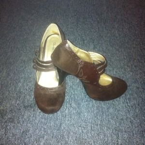 Mary Jane Pumps