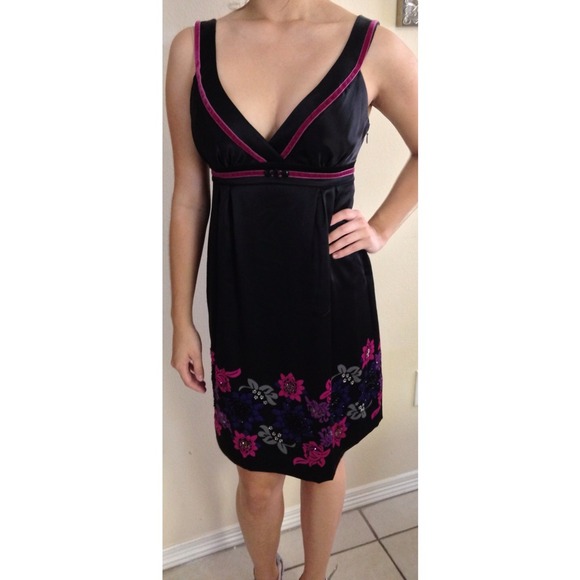 Black silk floral sequins dress by Guess