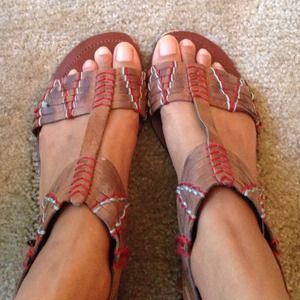 ⬇PRICE DROP⬇ Dolce Vita Indian Style Sandals