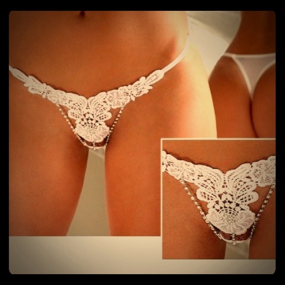 NWT Gorgeous & sexy lace panties w/ bling