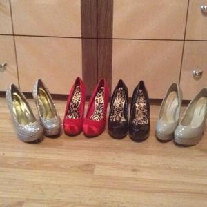 Shoe bundle. On HOLD!!!