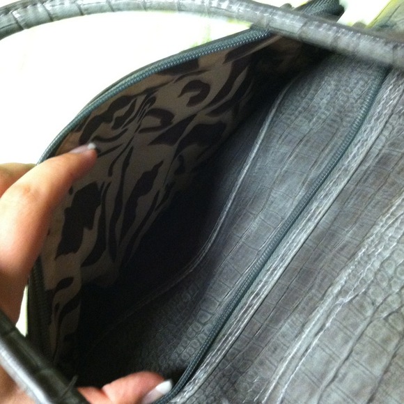 Handbag - Picture 3 of 4