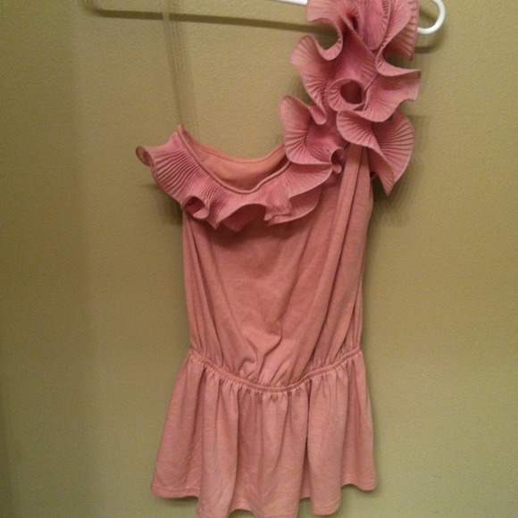 One shoulder pink shirt