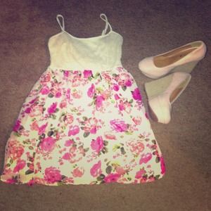 Wet Seal Floral Dress 👗🌸🌺