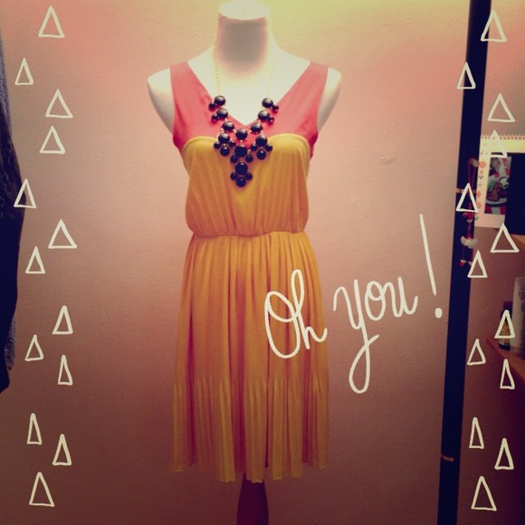 ⛔SOLD⛔👗Cute color block dress!😉