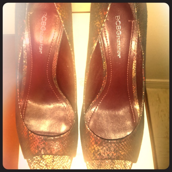 BCBG peep toe pump