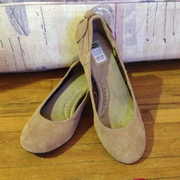 Dr. Scholl's Shoes - ✳ Reduced ✳Tan Low Wedge Shoes