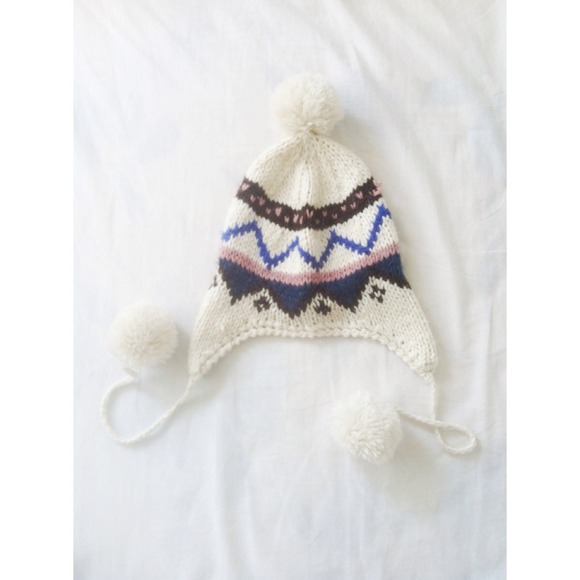 F21 pom pom hat