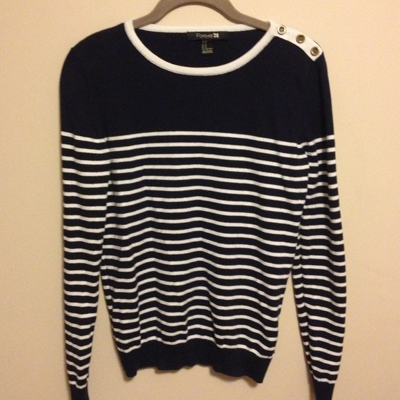 🔴BUNDLED🔴 Forever21 Navy/Cream Striped Sweater