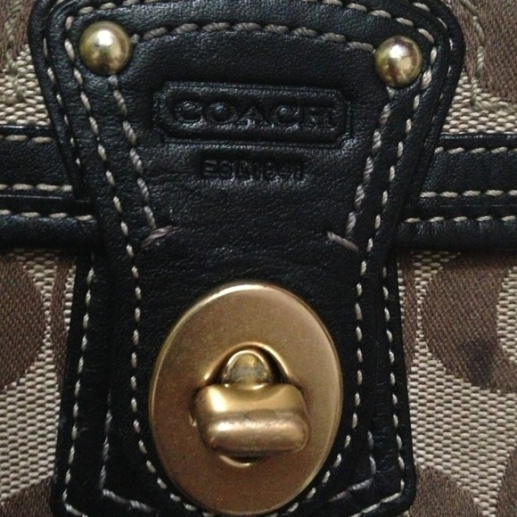 Coach purse - Picture 3 of 4