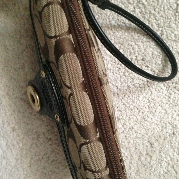Coach purse - Picture 4 of 4