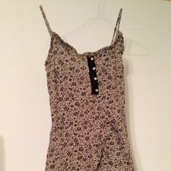 ❌❌SOLD❌❌Cute floral tank top