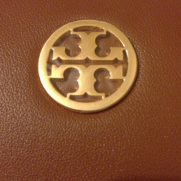 LUGGAGE VERONA ZIP TORY BURCH WALLET