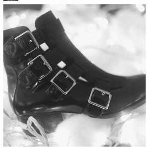 Need these Jeffrey campbells help!