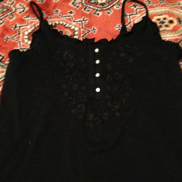 ❌❌SOLD❌❌Cute Black tank top with embroidery