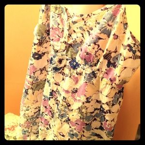 Pretty floral tank.