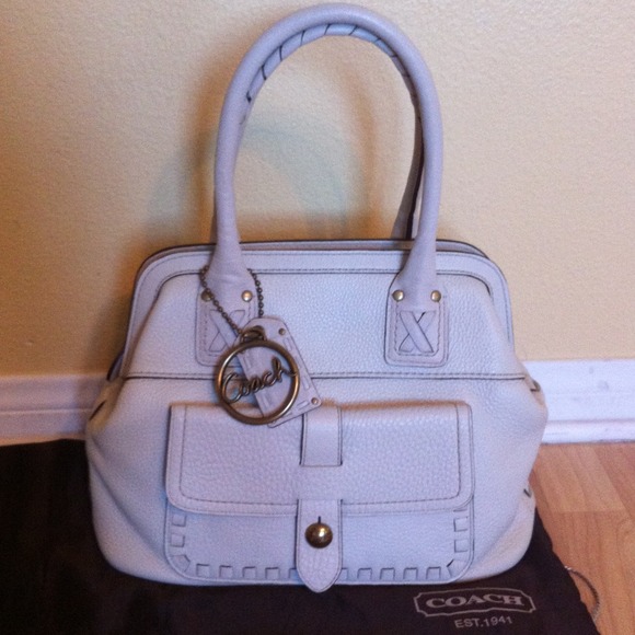📛SOLD📛Coach Ivory leather bag