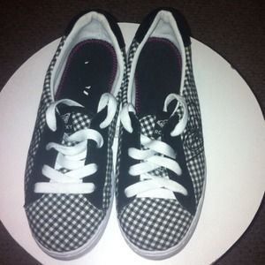 Black/white plaid Roxy shoes