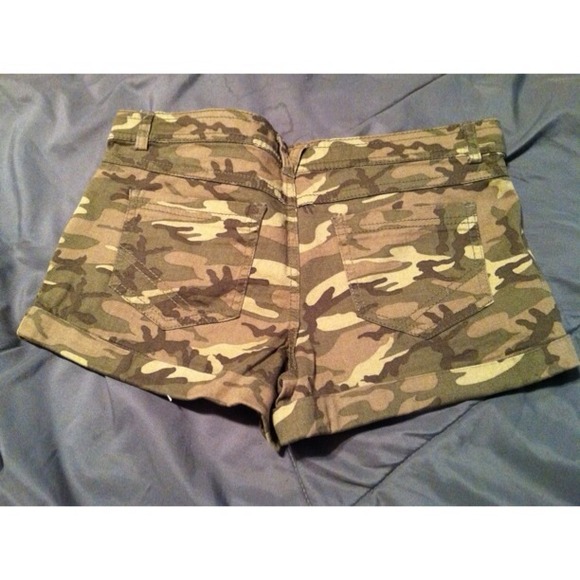 Shorts - Picture 2 of 2