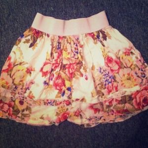 beautiful flower skirt. 💛