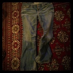 Super comfy broken-in jeans bundled w earrings