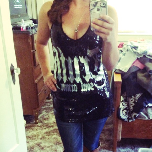 Sole armor sequin top